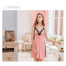 Annamu(台灣) 粉紅深V蕾絲 開衩緞面連身睡裙 NA19100083